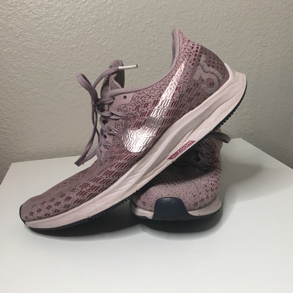 🦋👟 **SOLD** 👟🦋 - Picture 2 of 3